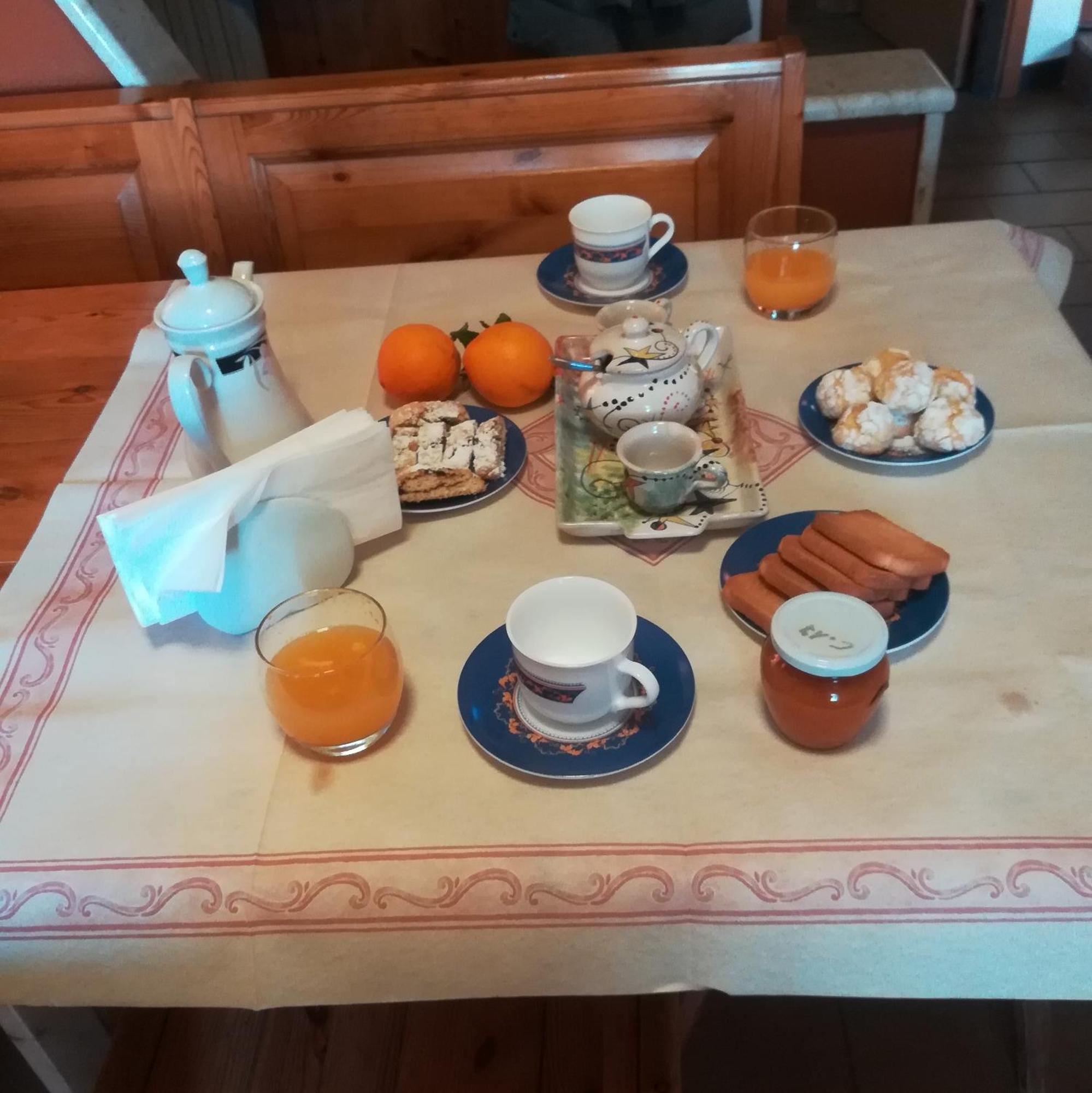 Mansarda Fiorita Bed & Breakfast Abatemarco ภายนอก รูปภาพ