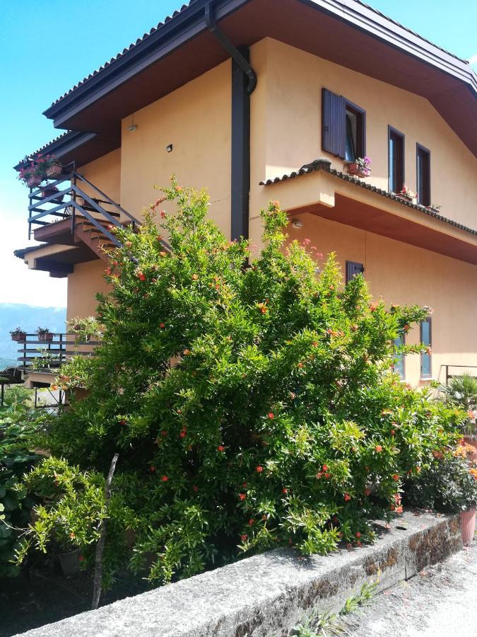 Mansarda Fiorita Bed & Breakfast Abatemarco ภายนอก รูปภาพ